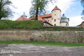 jihovýchodní kurtina ( © Pavel Zany Komárek 8. 5. 2005)