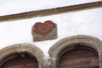 Detailní pohled na znak hrabat z Hückeswagenu z něhož vychází nejstarší fáze městského znaku ( © Jan P. Štěpánek 04/2006)