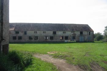 Nádvorní strana jižního křídla (© Dušan Dohňanský  09/2014)