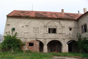 Severní křídlo ( © Roman Řezáč 04/2006)