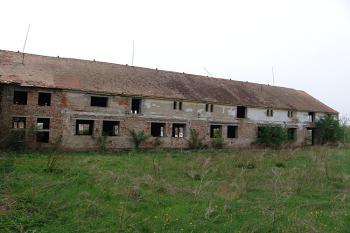 Novodobé jižní křídlo ( © Roman Řezáč 04/2006)