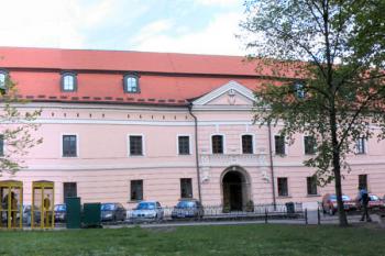 jižní průčelí ( © Pavel Zany Komárek 8.5. 2005)