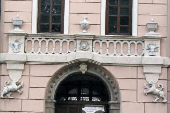 vstupní portál ( © Pavel Zany Komárek 8.5. 2005)