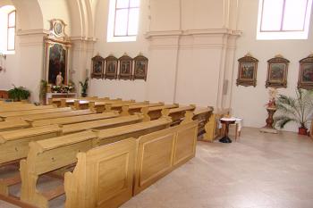 Interiér kostela ( © Roman Řezáč 05/2006)