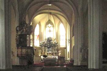 Interiér kostela Povýšení sv. Kříže ( © Pavel Vítek 09/2017)