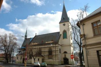 Celkový pohled na kostel ( © Aleš Marek 05/2006)