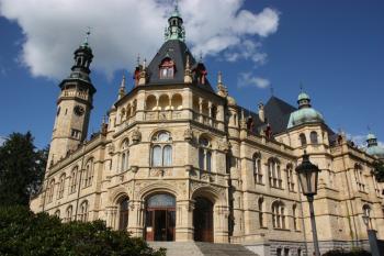 Museum od jihozápadu ( © Ivan Grisa 09/2010)