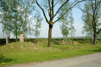 Pohled od západu ( © Aleš Marek 05/2006)