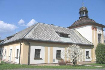 Špitál od jihozápadu ( © Pavel Vítek 05/2006)