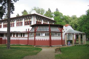 Lázeňský dům Dvorana ( © Pavel Vítek 05/2006)