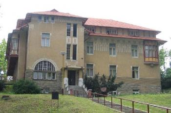 Lázeňský dům Kyselka ( © Pavel Vítek 05/2006)