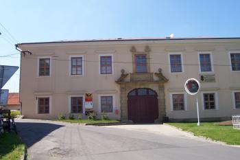 Vřesovice - zámek (© Ivo Rozehnal, 05/2012)