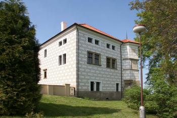 Jihozápadní nároží ( © Luděk Pitter 05/2006)