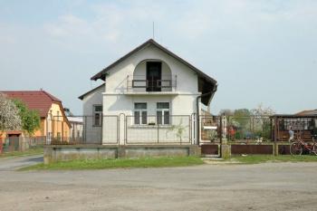 dům č.p.20 na místě kde snad stávala tvrz ( © Aleš Marek 05/2006)