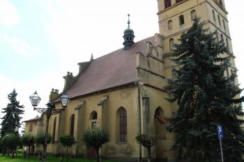 kostel od SZ (© Rodochrozit, 08/2011)