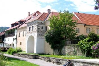 Renesanční domy na místě vnitřních hradeb ( © Pavel Vítek 05/2006)