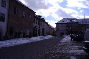 Rumpáluv dům (v levo s podloubím) (© Miroslav Šamal, 03/2006)
