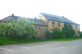 Boční křídlo tvrze ( © Pavel Vítek 06/2006)