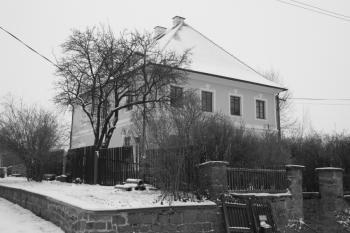 Bývalá fara od severovýchodu ( © Ivan Grisa 12/2009)