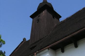 Detailní pohled na věžičku kostela (© Jan P. Štěpánek 05/2006)
