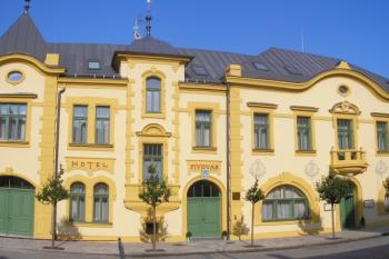 panoramatický pohled na hotel po rekonstrukci ( © Ondřej Štěpánek 09/2007)