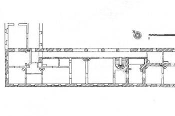 Přízemí jižní části zámku z doby kolem r. 1900 - stav před adaptací pro školní potřeby. ( © Jiří Úlovec (in Encyklopedie českých tvrzí I. díl; ARGO, 1998))