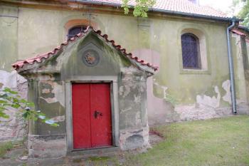 Vedlejší vchod ( © Aleš Marek 06/2006)
