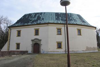 hlavní zámecké průčelí (© D Dohňanský, 03/2017)