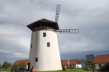  (© Jaroslav Špiroch  09/2025)