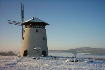 Mlýn v zimě (© 2006 Bukovany)