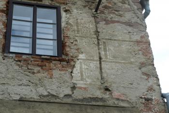 fragment sgrafit ( © Milan Caha 06/2009)