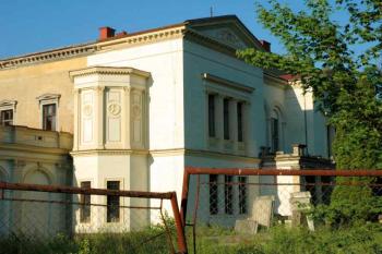 Jižní křídlo zámku ( © Aleš Marek 06/2006)