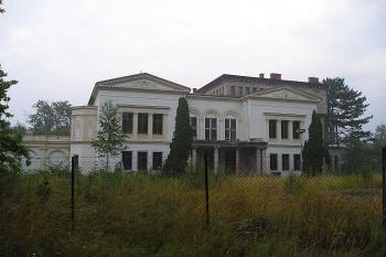 hlavní průčelí (© egon wiesner 07/2006)