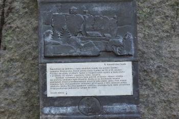 Skalní hrad Šaunštejn - informační tabulka (© aleshwarrior, 07/2015)