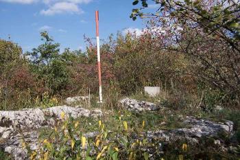 značený nejvyšší bod kopce (© Stanislav Drda 09/2006)