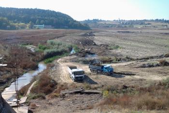 Plumlovská přehrada - 3.10.2011 - Revitalizace vodní plochy za 110 milionů Kč pokračuje, k tomu proběhne rekonstrukce hráze za 150 milionů Kč. Napuštění v plánu - jaro 2013 (© Ivo Rozehnal, 10/2011)