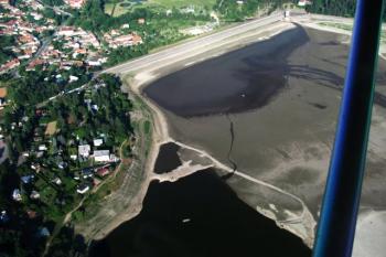 Téměř vypuštěná přehrada 28.6.2010 (© Dejv Róza, 07/2010)