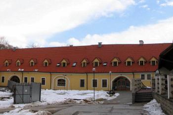 panorama hospodářského dvora ( © Pavel Zany Komárek 13.2. 2005)