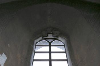 okno v presbytáři (© de.ardoise 06/2006)