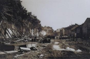 Prostějov - Hradby ve Školní ulici - historické foto z infotabule v místě (© ???)