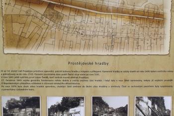 Prostějov - Hradby ve Školní ulici - infotabule (© Ivo Rozehnal, 10/2012)