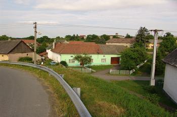 Pohled na dům č.p.5 ( © Roman Řezáč 06/2006)