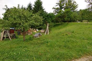 Východní vykrojení oblouku příkopu do svahu. ( © Roman Řezáč 06/2006)