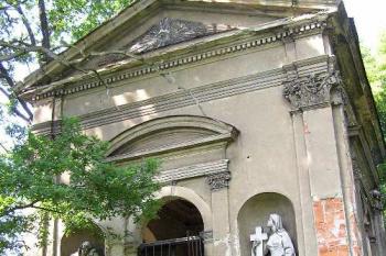 Průčelí hrobky (© Jan P. Štěpánek 06/2006)