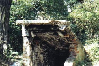 Vstup do podzemí (© Jiří Doupal, 06/2009)