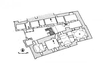 půdorys areálu ( © F. Gabriel, J. Smetana: Ke stavební podobě hradu v Úštěku (in Litoměřicko 21-22, Litoměřice 1985))