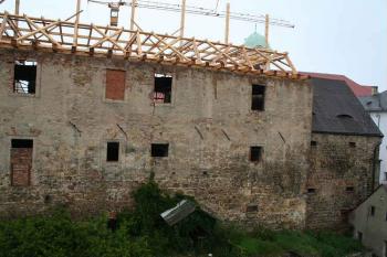 Hradní palác z druhého patra Pikartské věže (© Ivan Grisa, 07/2008)