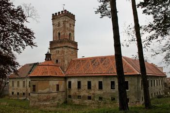 Probíhající opravy střech (© Daniela Fantová, 11/2012)