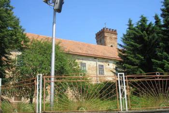západní zámecké křídlo a zámecká věž ( © Ondřej Štěpánek 07/2006)