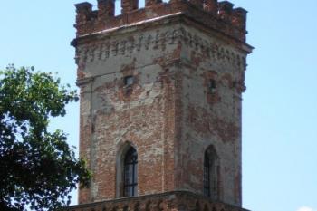 detailní pohled na odstupňovanou zámeckou věž ( © Ondřej Štěpánek 07/2006)